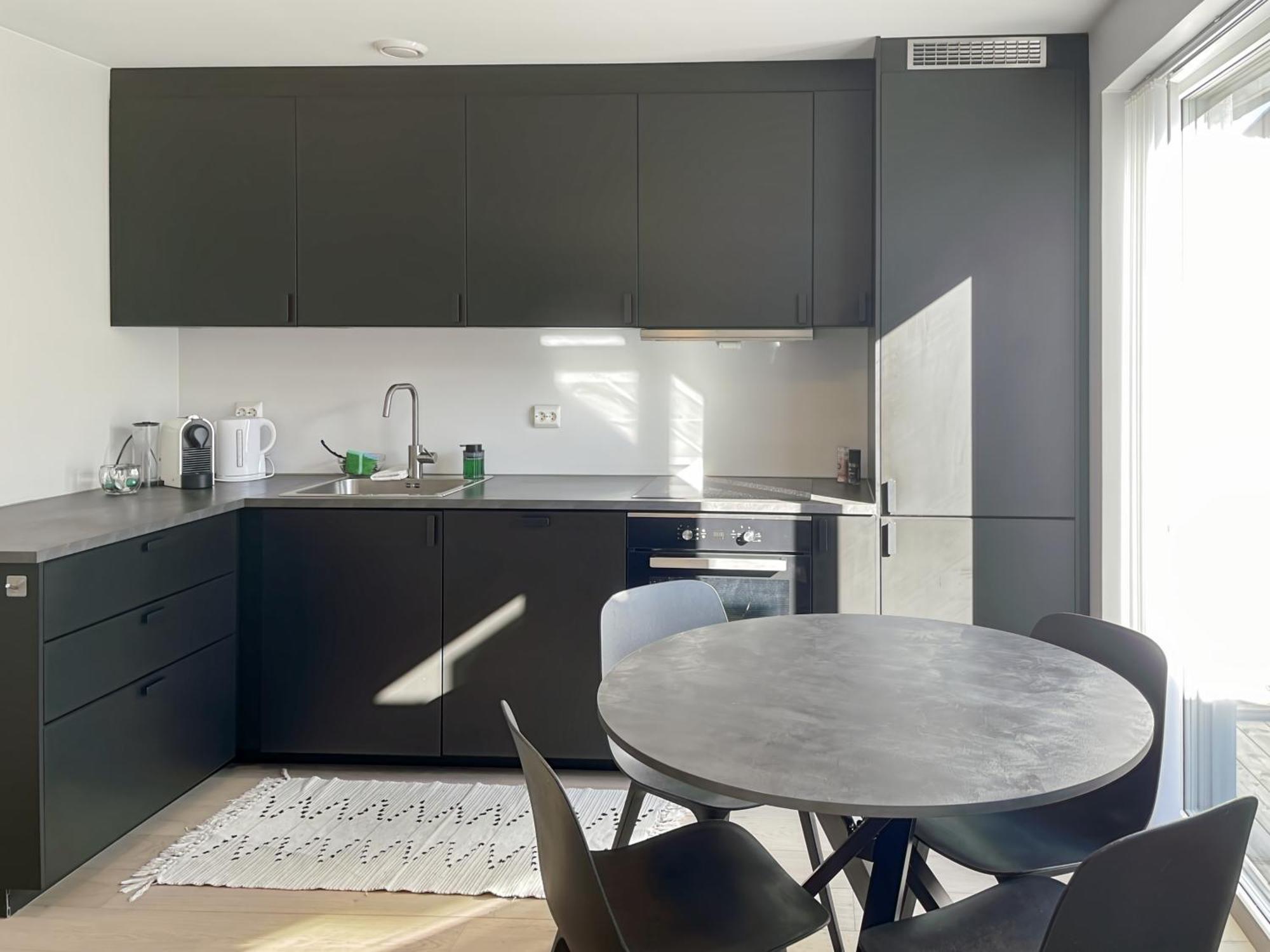 Near Downtown Nr 24 By Bertis * Stavanger